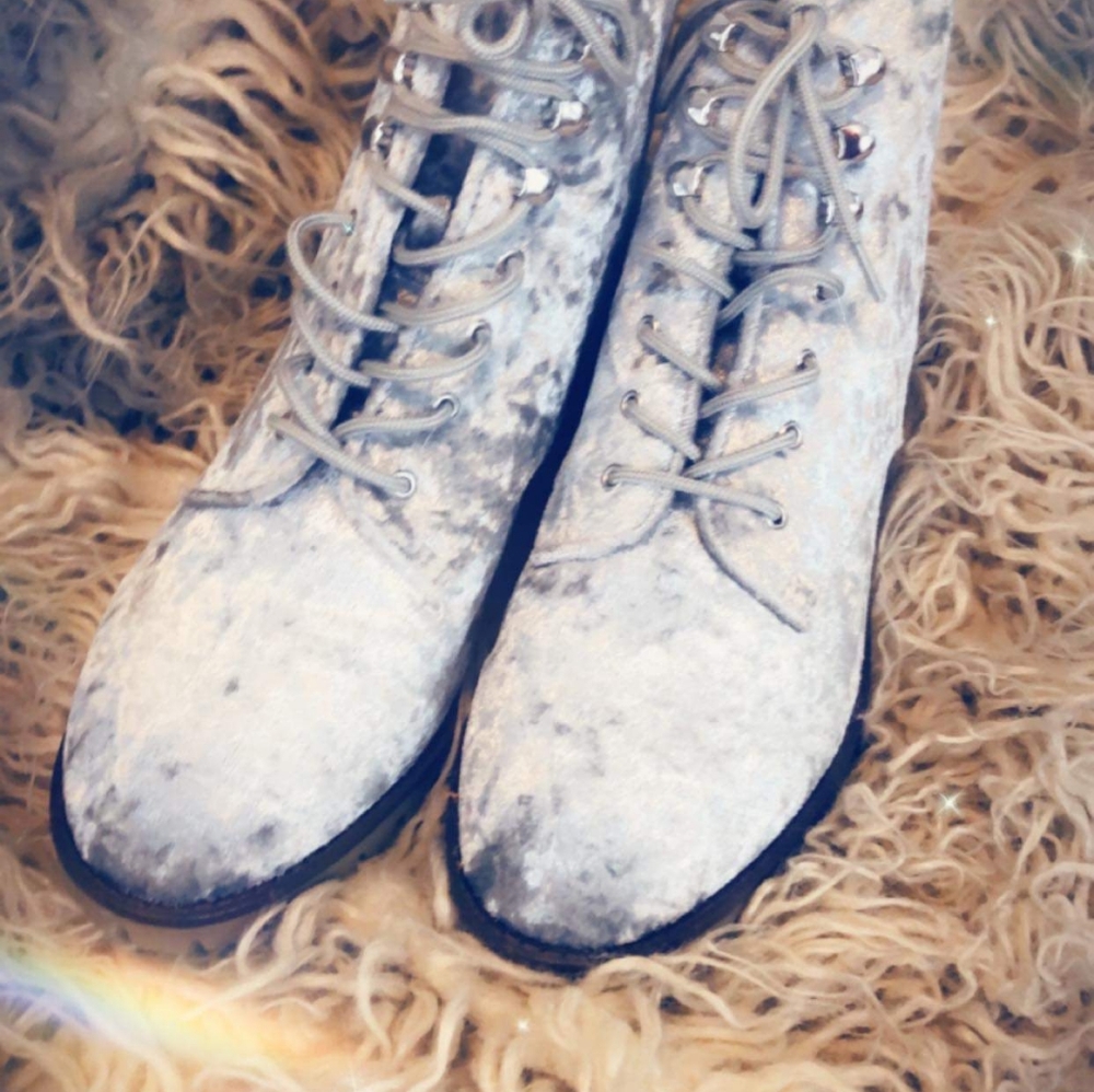 Velour boots